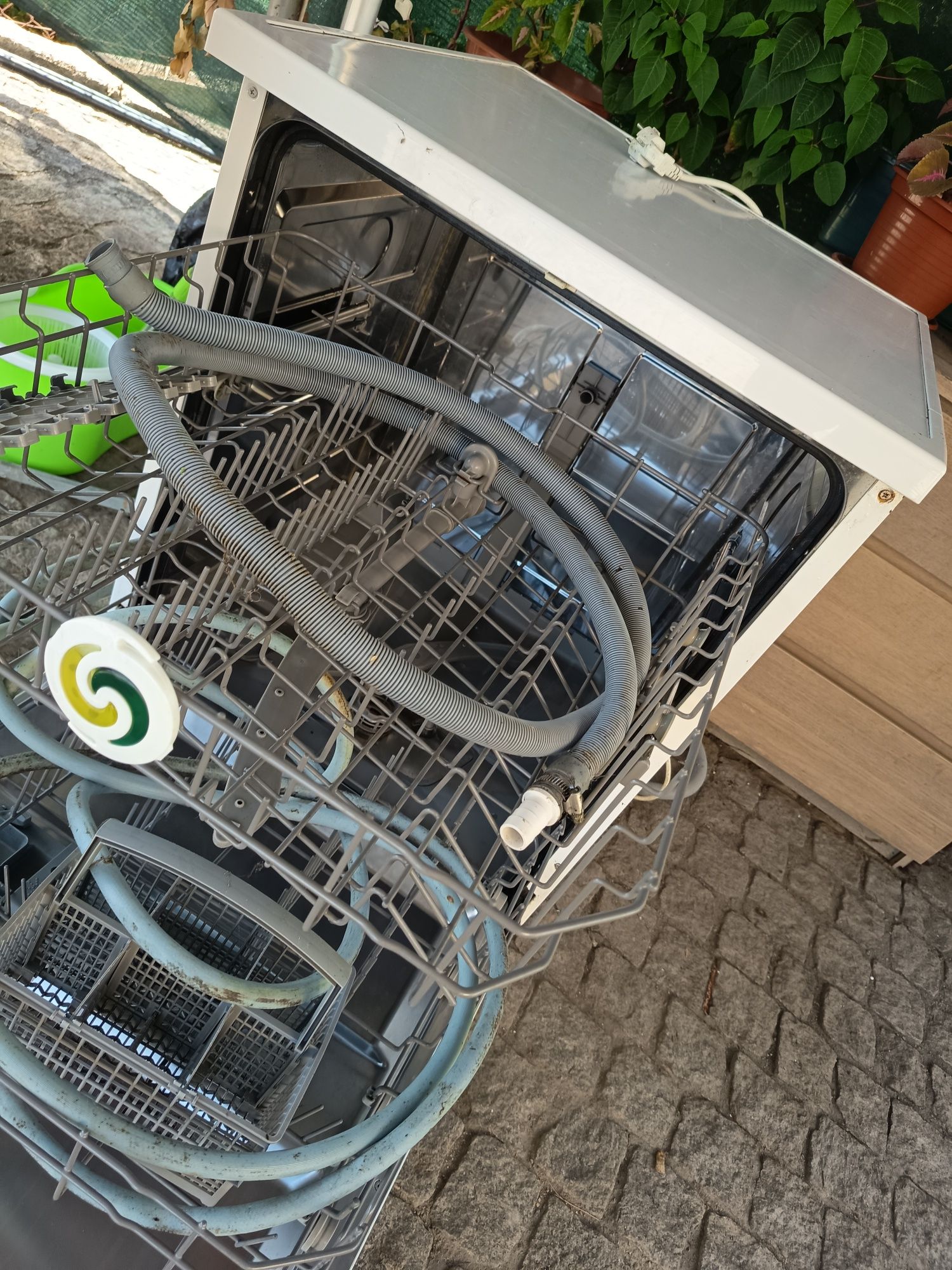 Máquina de lavar a louça Jocel em branco