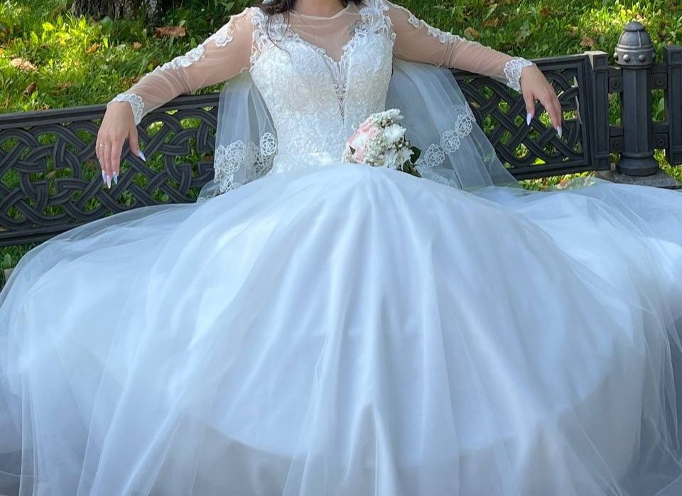 Весільна сукня , одягнена 1 раз, в чудовому стані