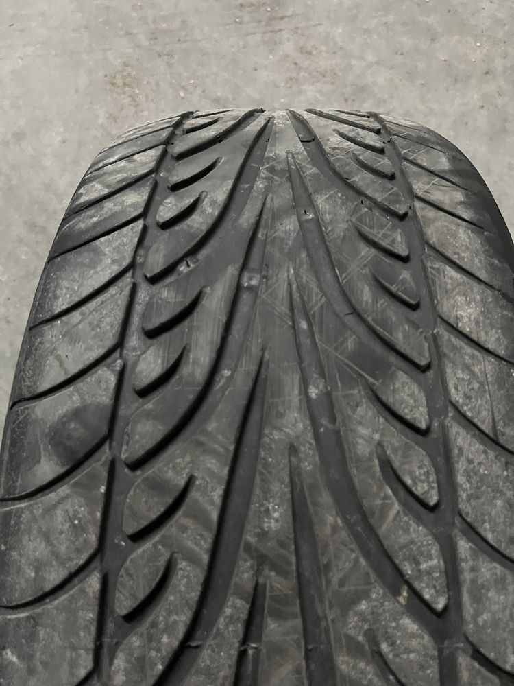 Par pneus Dunlop SP Sport, 245/40 R19, em boa condicao (55%)