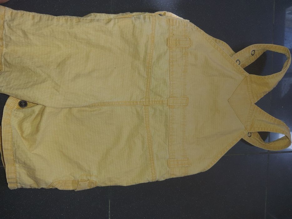 Jardineiras macacão para bebé