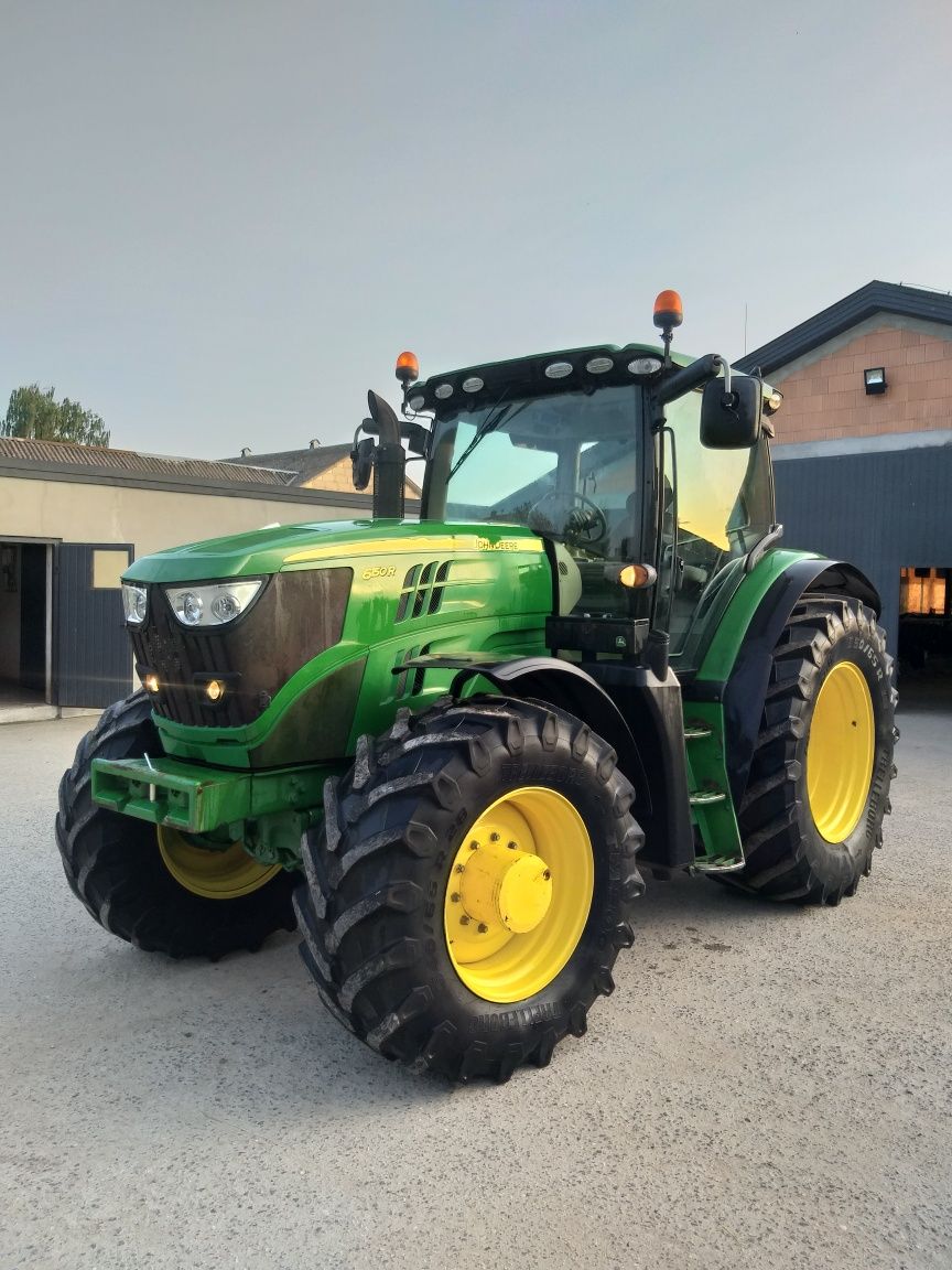Ciągnik rolniczy John Deere R6150