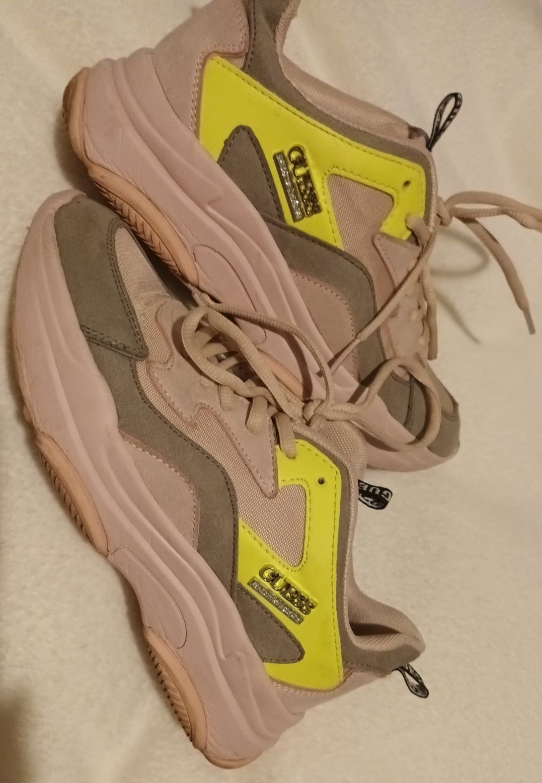 Buty, adidasy,  sneakersy Guess