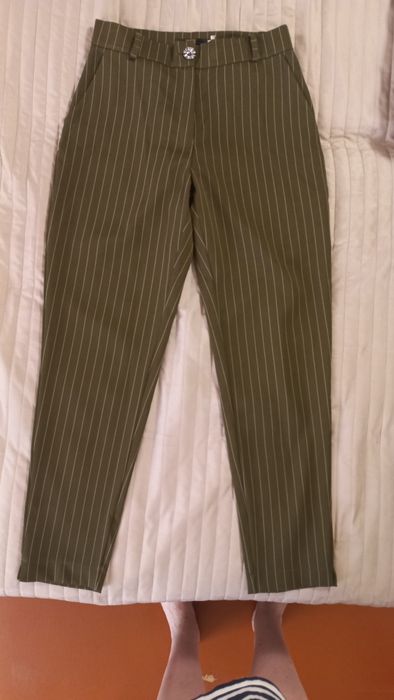 Жіночий брючний костюм