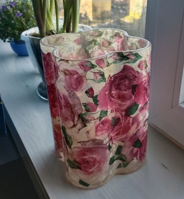 Wazon w ròże/ Retro /szeroki