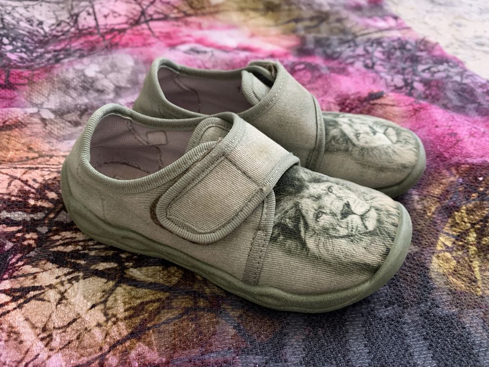 Kapcie na rzepy Lew Superfit bubble rozmiar 26