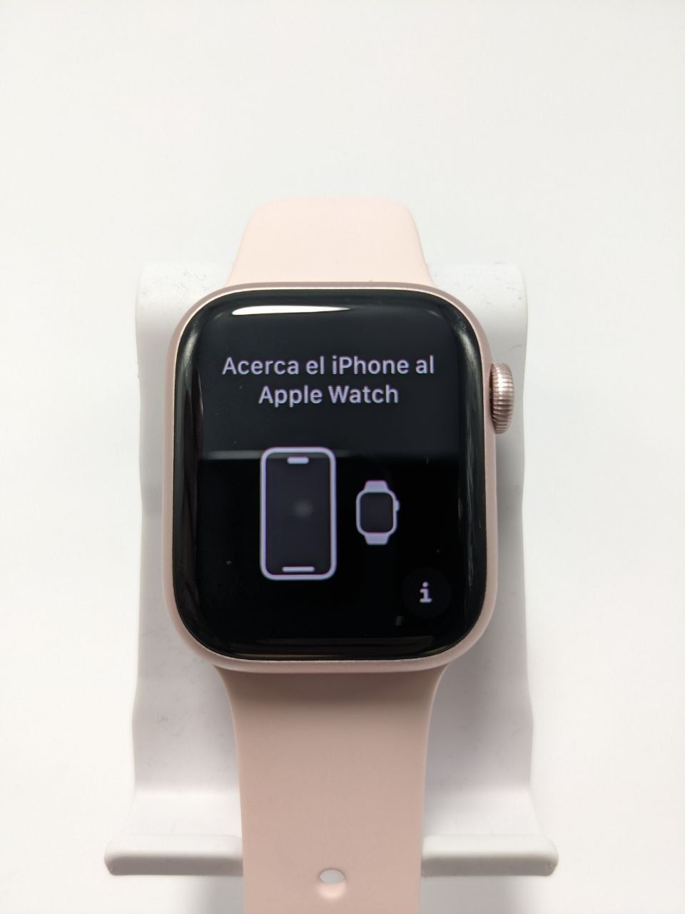 Умные часы Apple watch 8/45mm 9/41Silver/rouse gold
Осталось 2 па
