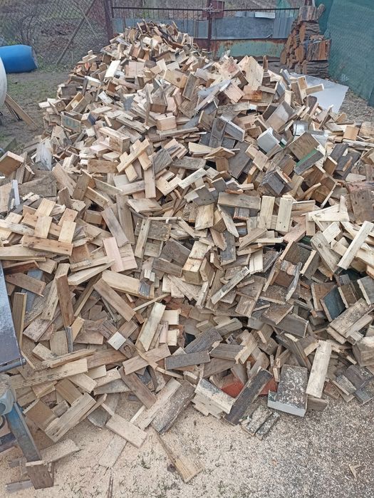 Opał pocięte palety deski, rozpałka