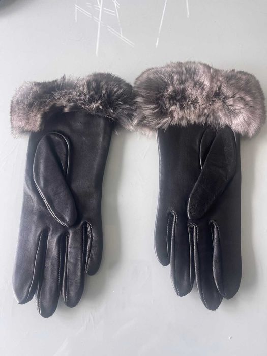 Luvas de pele preta de senhora
