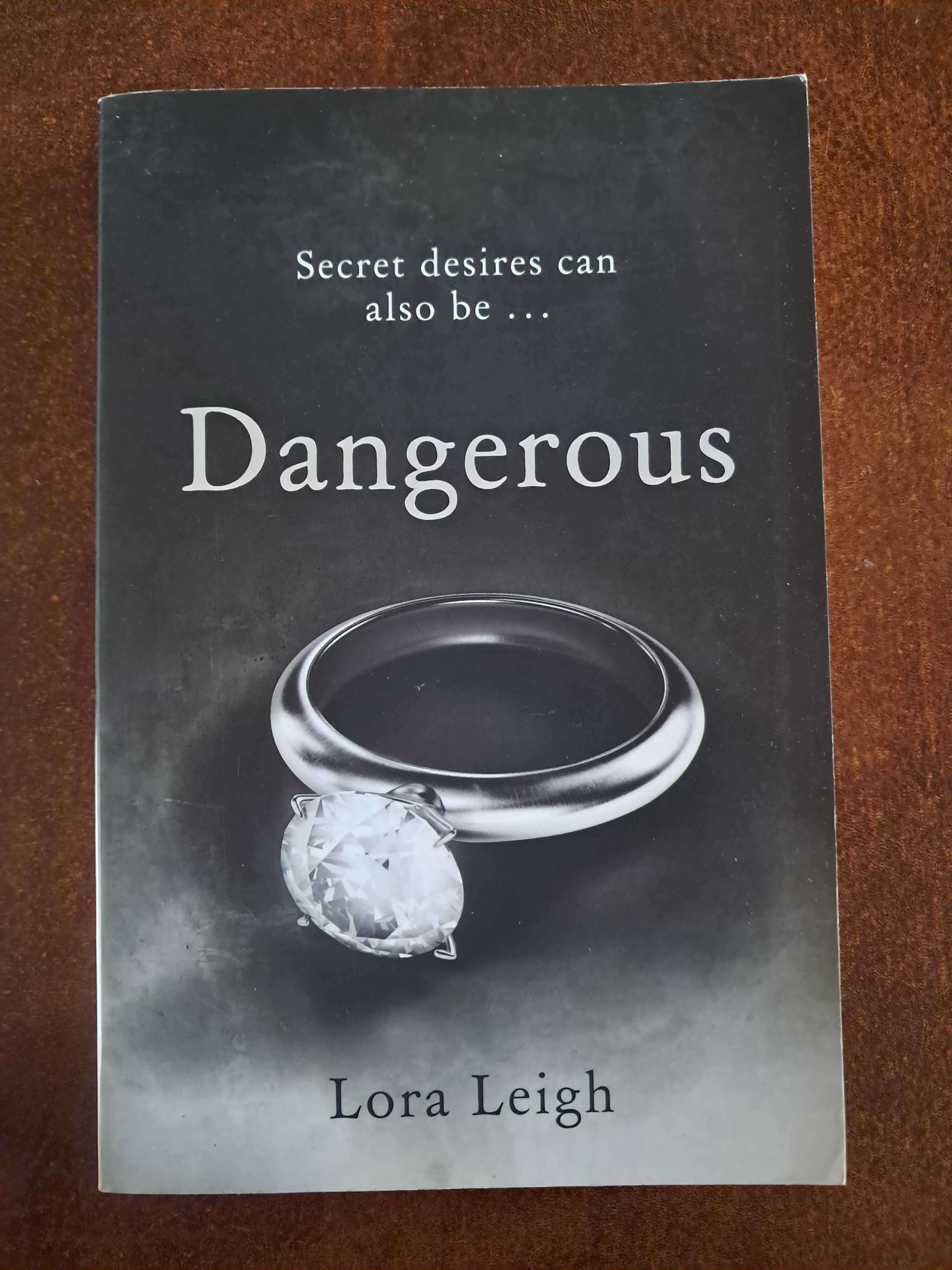 Livro Dangerous (Em inglês)
