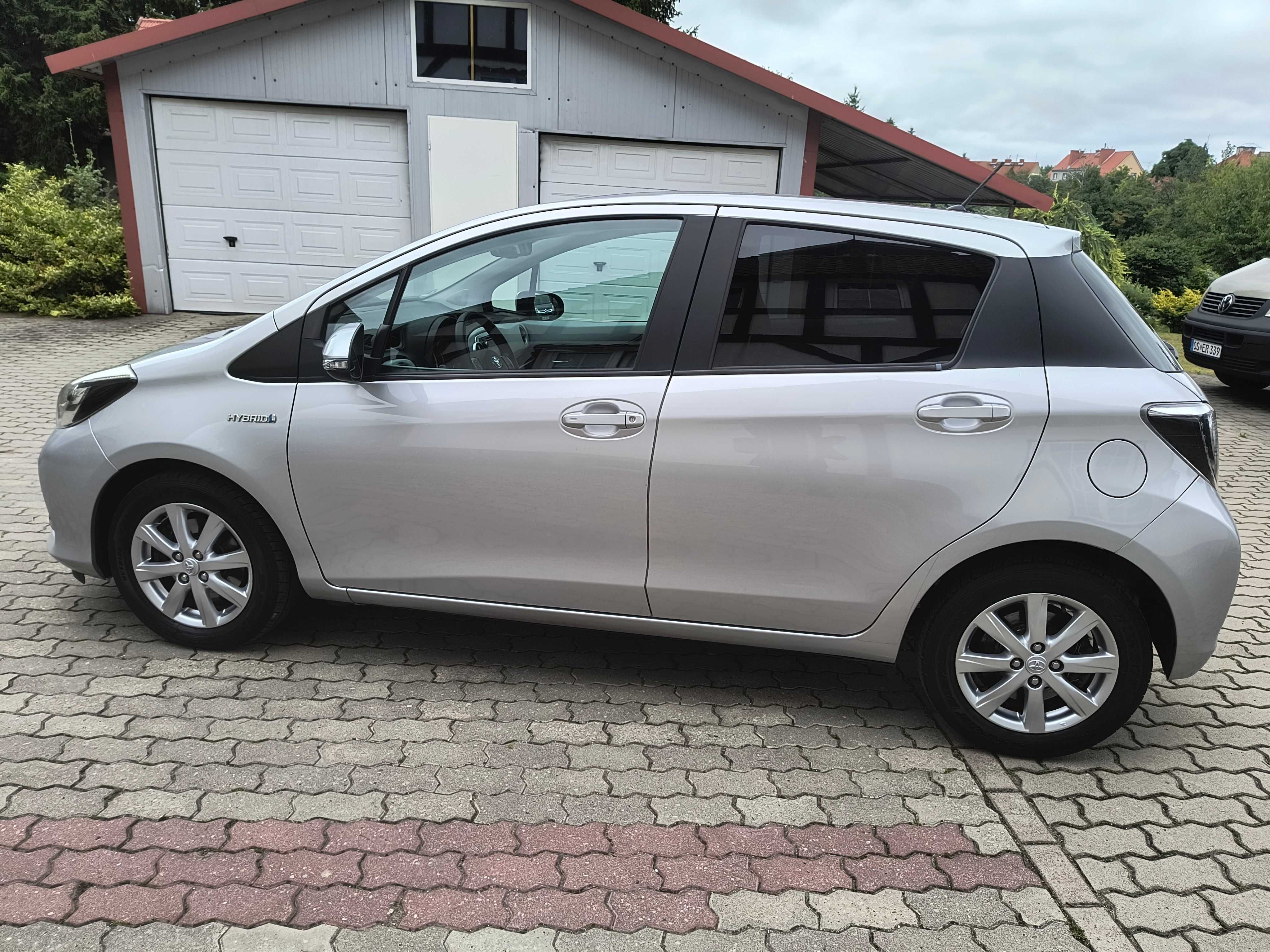 Toyota Yaris 1.5 benzyna Automat Hybryda 2013 r