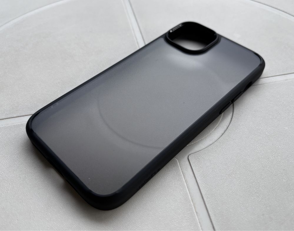 Etui pancerne Spigen Ultra Hybrid Frost do iPhone 15 Plus