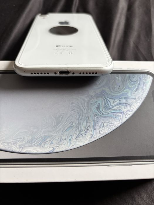 Iphone XR.   64GB