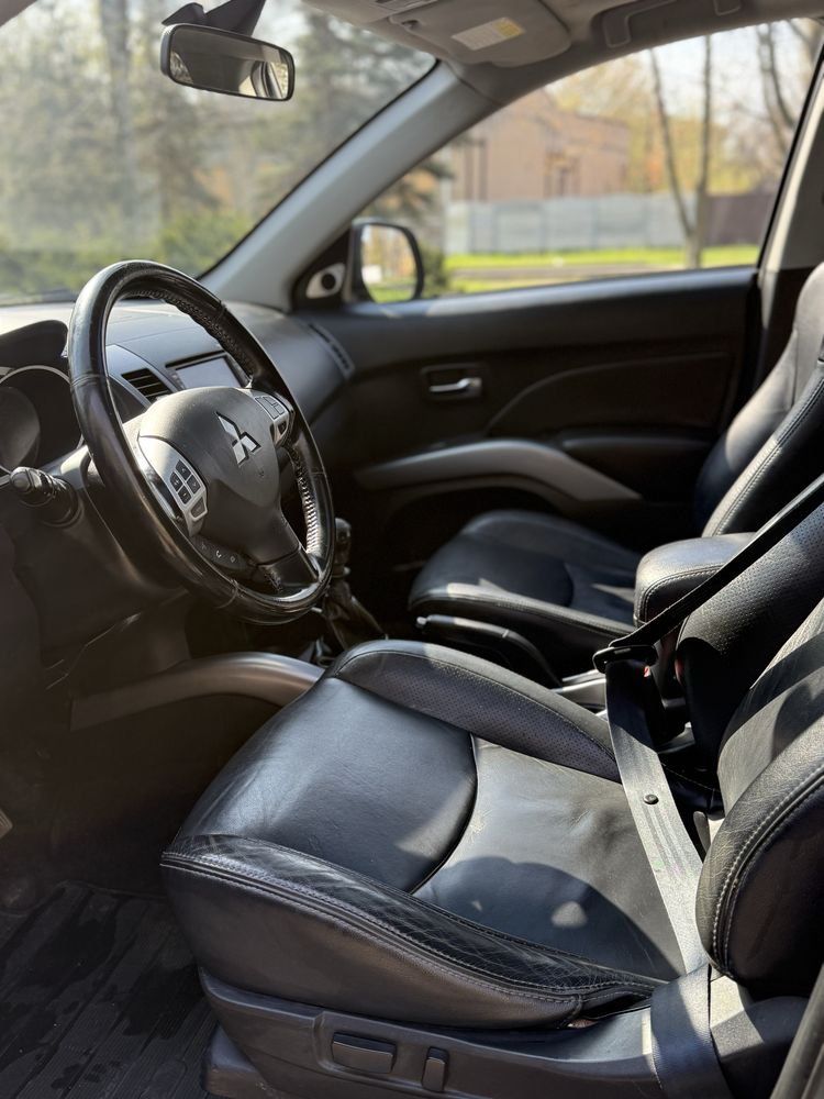 Mitsubishi Outlander полный привод