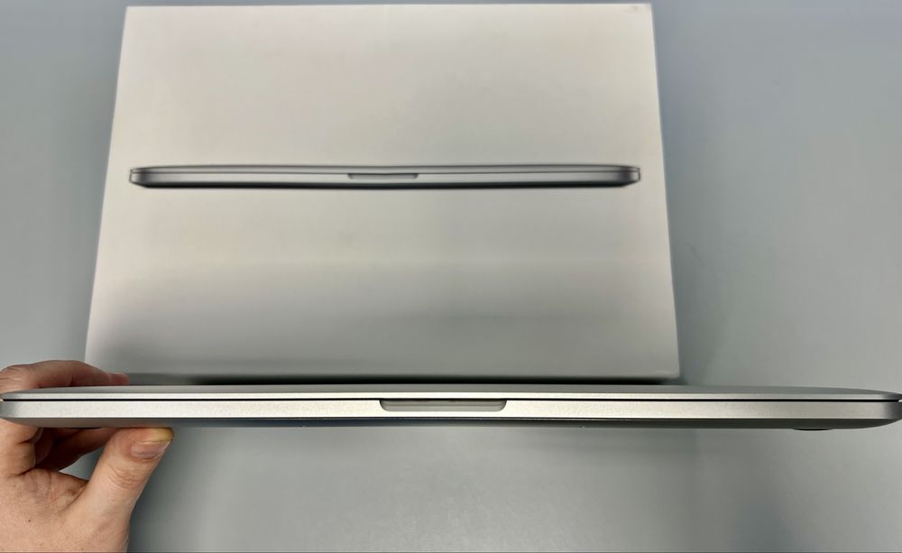 MacBook Pro 15" Intel Core I7 3,4Ghz, 16Gb RAM, Super Stan, Cyrylica