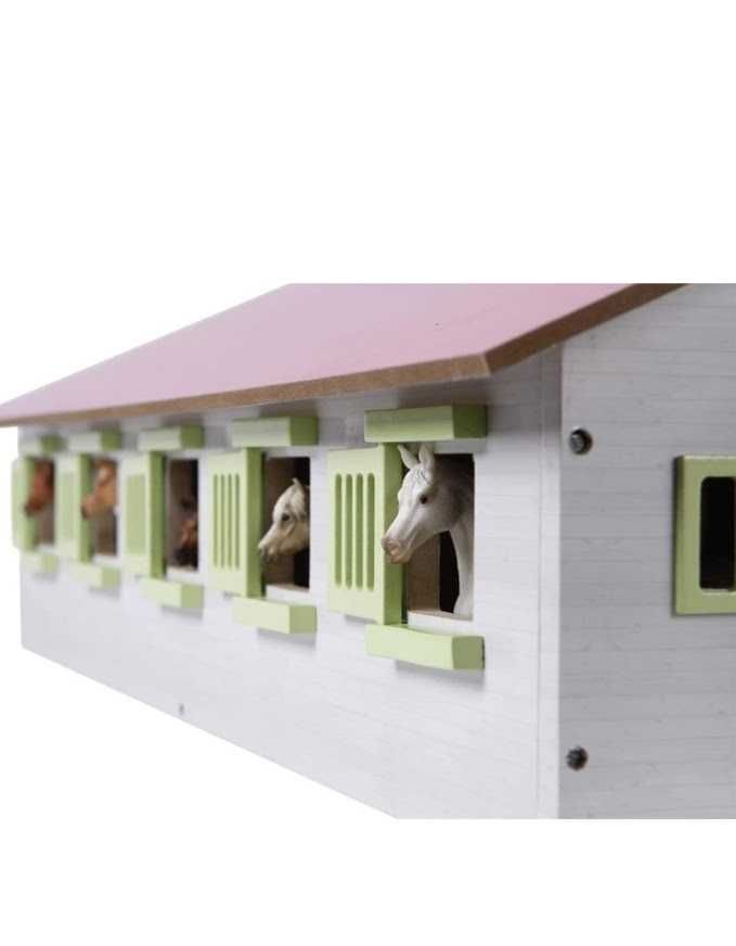 Vendo quinta equestre para cavalos de brincar com 9 estábulos