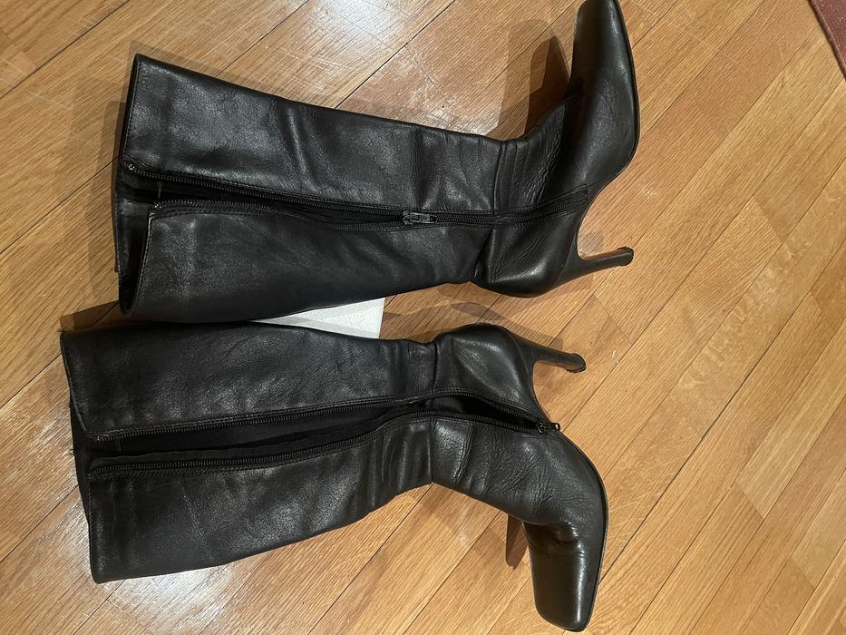 Botas em pela sintetica