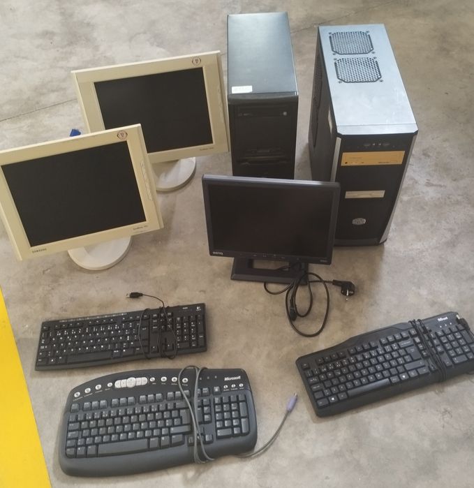 PCs, Monitores, teclados, radio