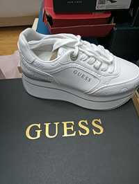 Buty sneakersy Guess 35