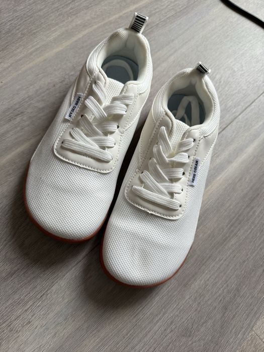 Кросівки жіночі нові 36 розмір 23,5 см