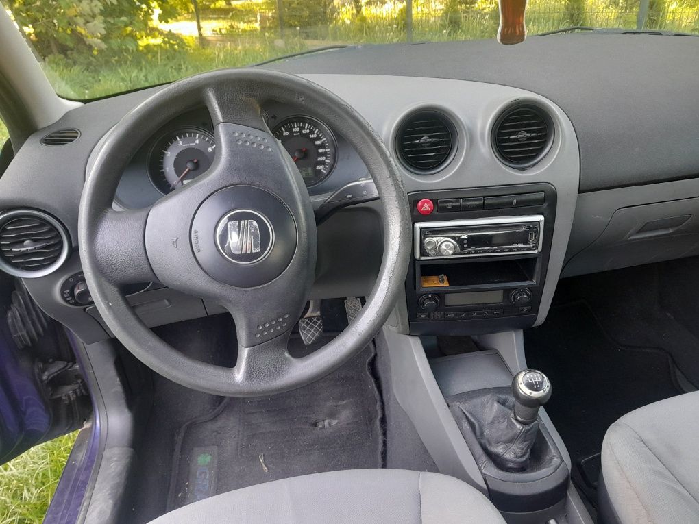 Seat Ibiza 2002r poj. 1,4 benz 5 drzwi