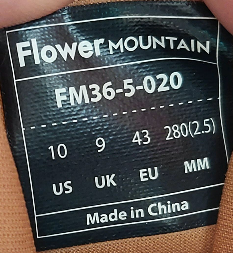 Кроссовки фірми Flower mountain hoka оригінал 

Розмір по бірці: 
US