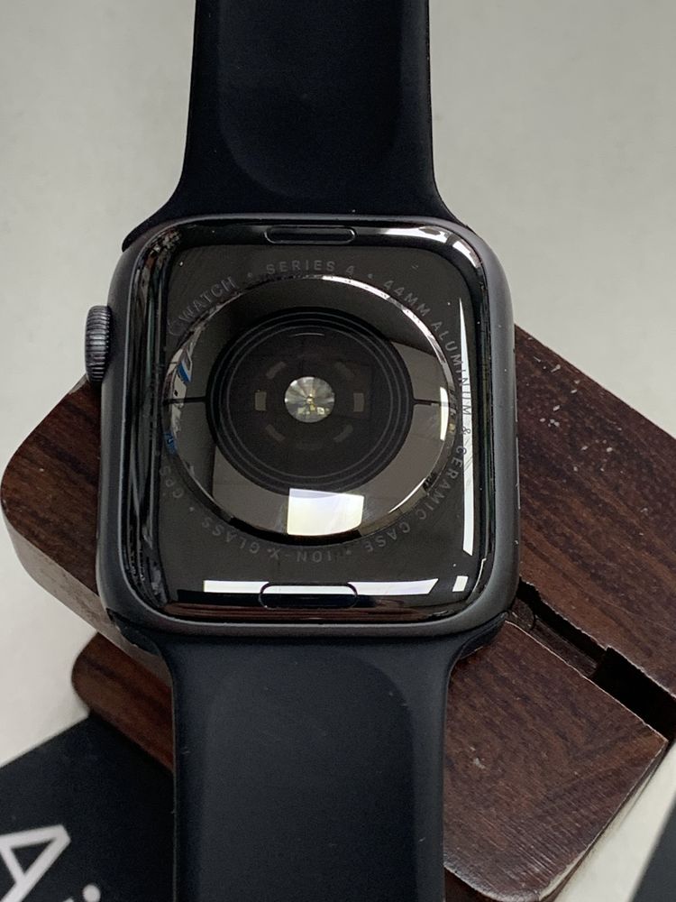 Оригінальні Apple Watch Series 4 44 mm Space Gray