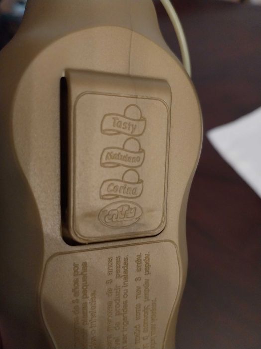 Porta Tazos dourado, Yu Gi Oh, Matutano, em muito bom estado