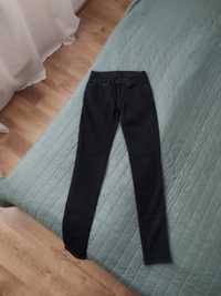 Levis rozmiar 25/34 jeansy skinny damskie