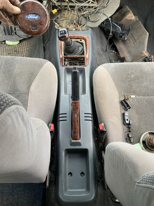 Подлокотник, центральная панель форд сиерра