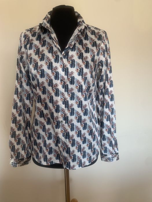 Blusa acetinada