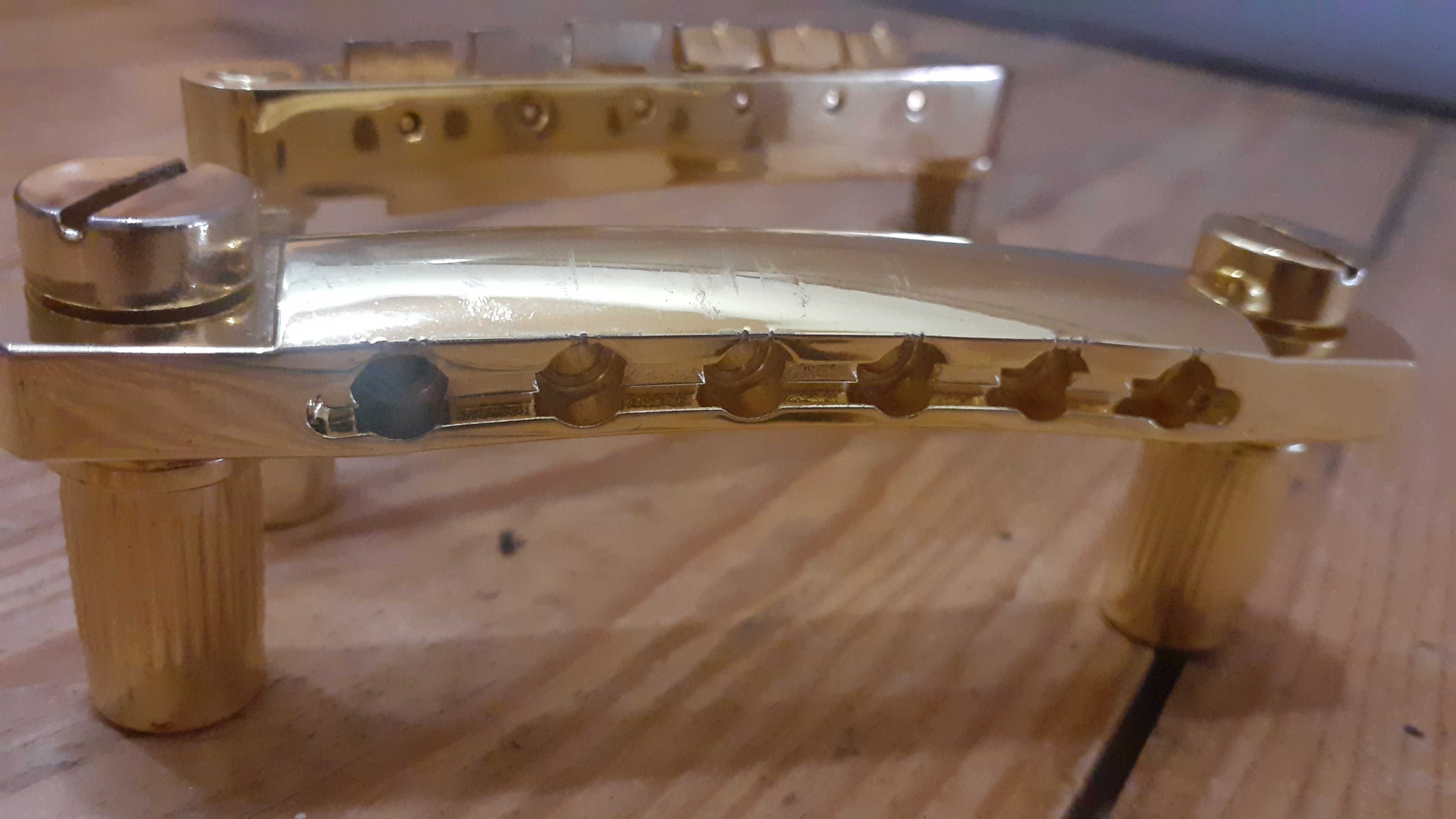Conjunto de afinadores, ponte e tail piece (Dourado)