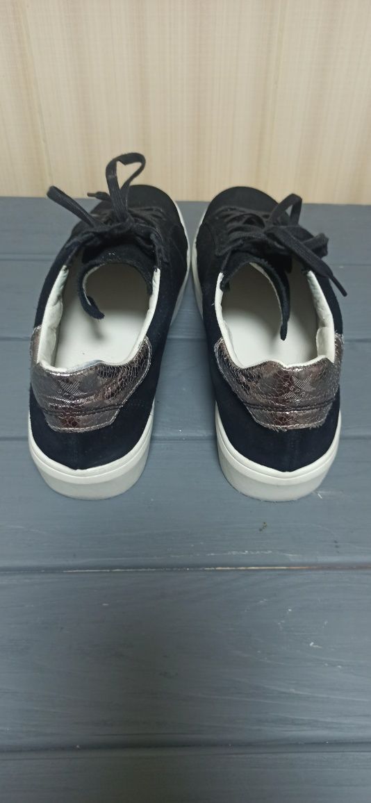 Кросівки Esprit 39 р., 25,5 см- устілка