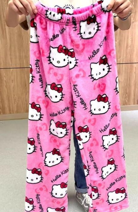Nowe spodnie piżamowe z printem all over Hello Kitty S/M