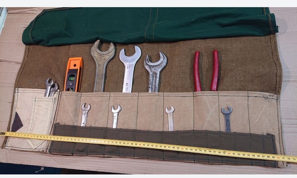 Чохол для різного інструменту. 
Міцний
Якісний
Товстий брезент. 
Війсь