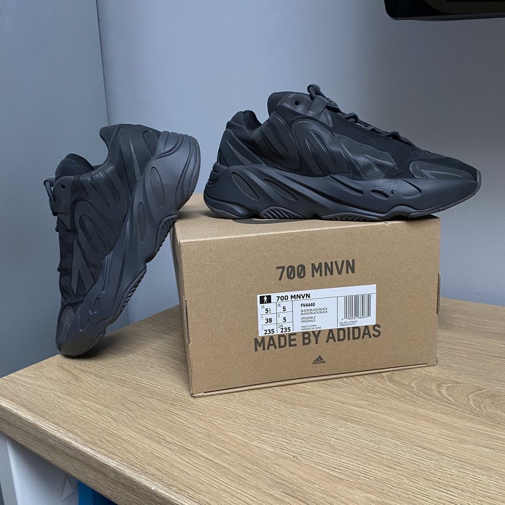 Oryginalne buty yeezy boost 700 mnvn 38 triple black 350 500