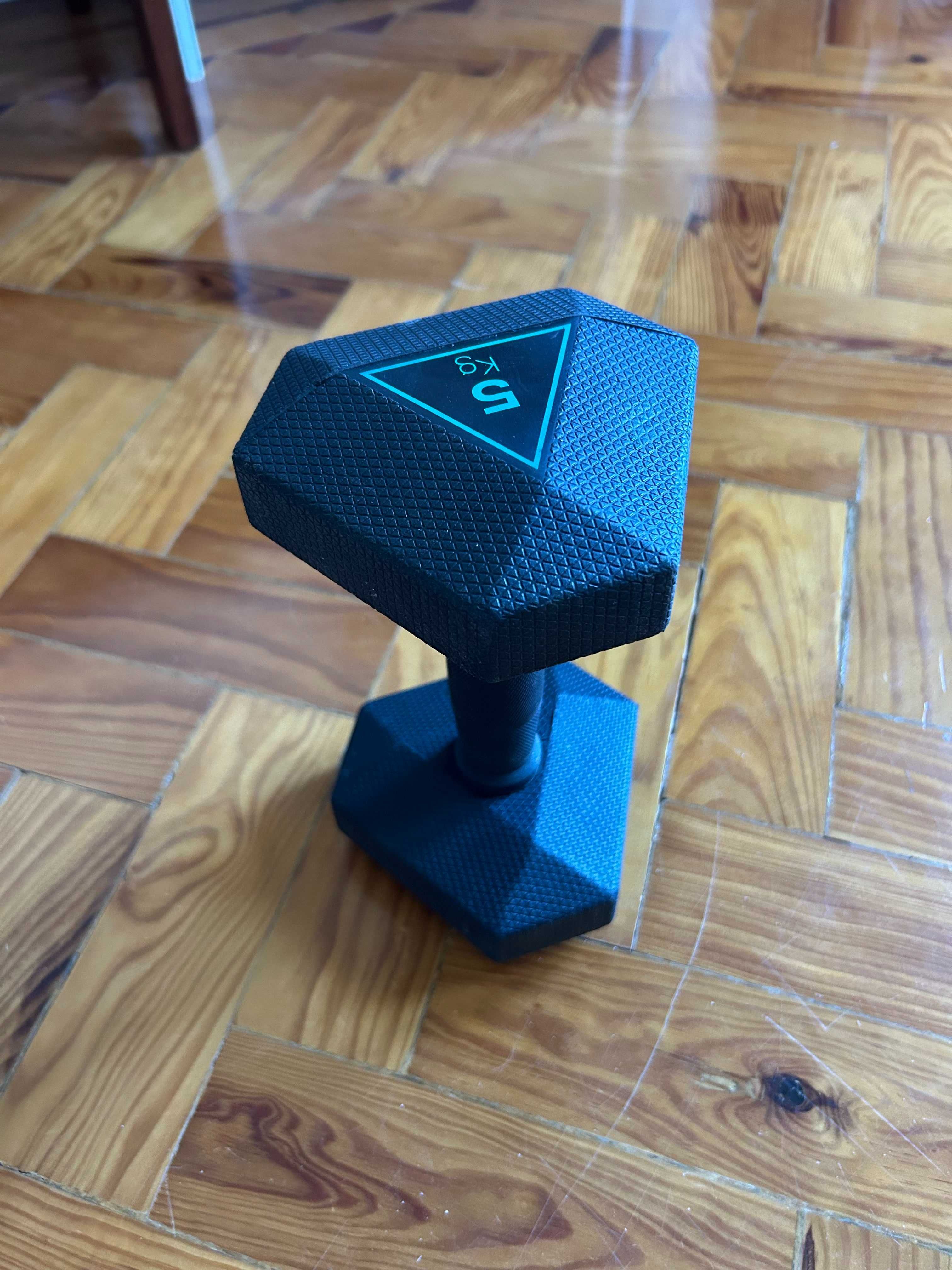 Halter Hexagonal Domyos 5 kg – Praticamente Novo