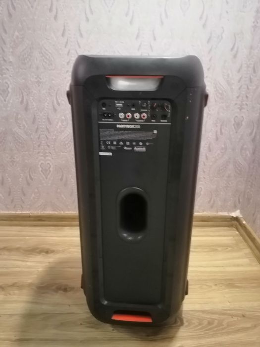 Портативна акустика JBL Partybox 200