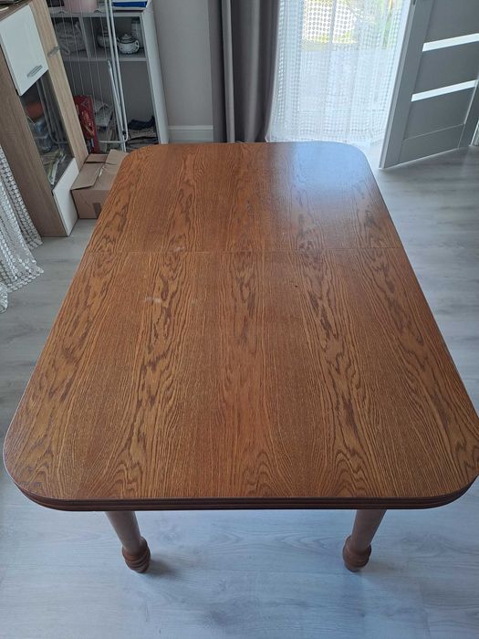 Drewniany stól dębowy