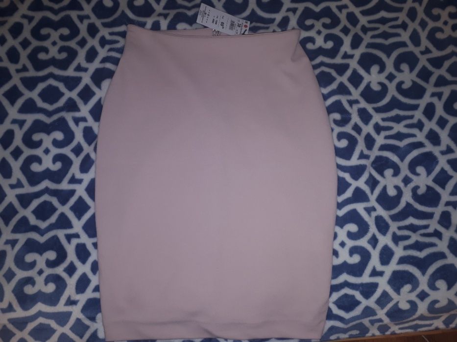 Nowa z metką spódnica ołówkowa pudrowa reserved M