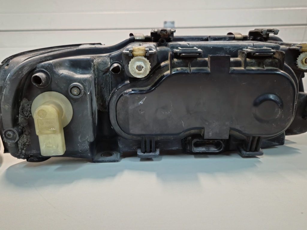 Faróis Originais Audi A3 8L