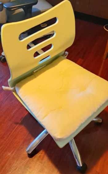 Cadeira de escritório giratória