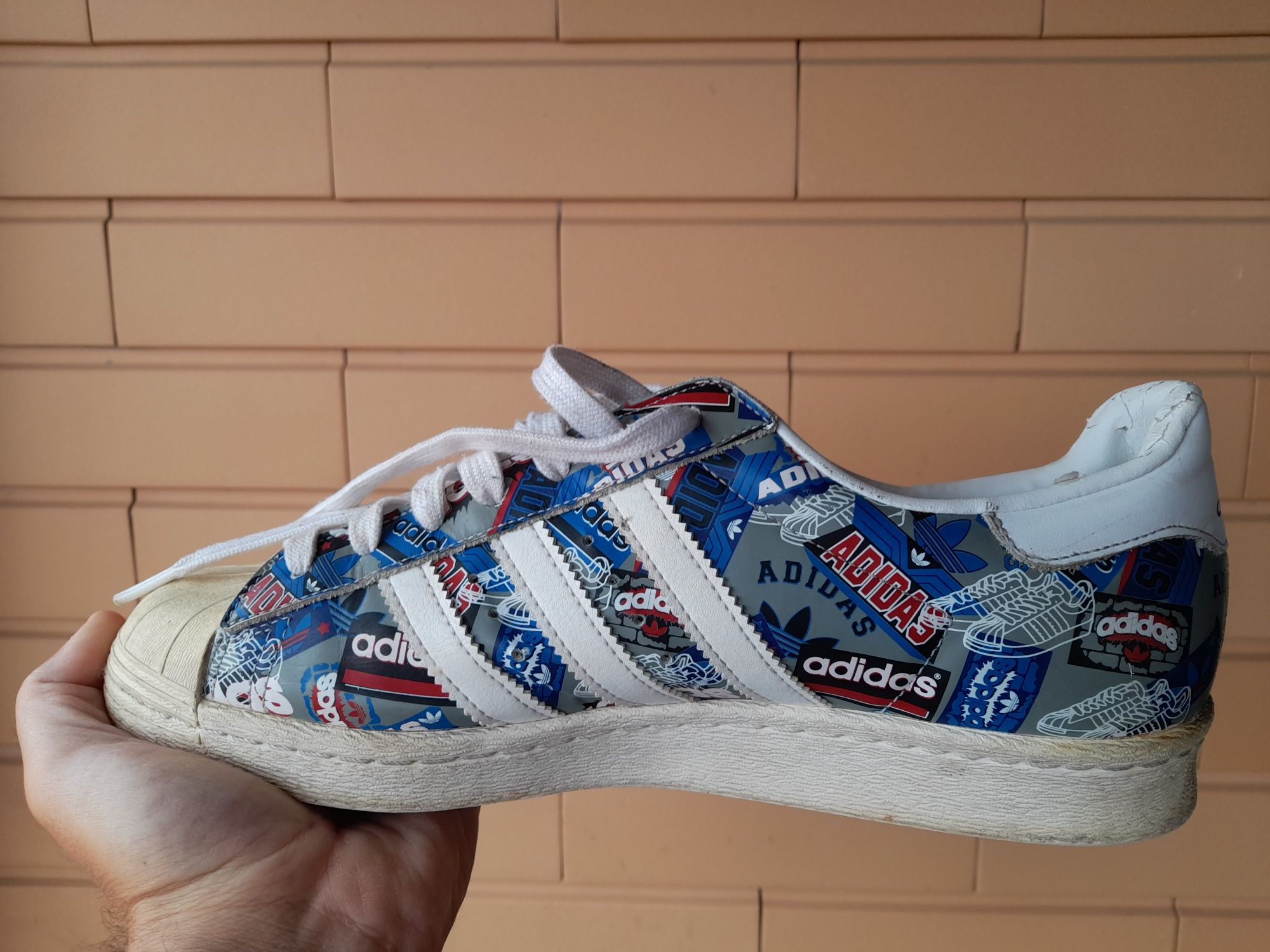 Sapatilhas Adidas 42-43 Oferta de Portes