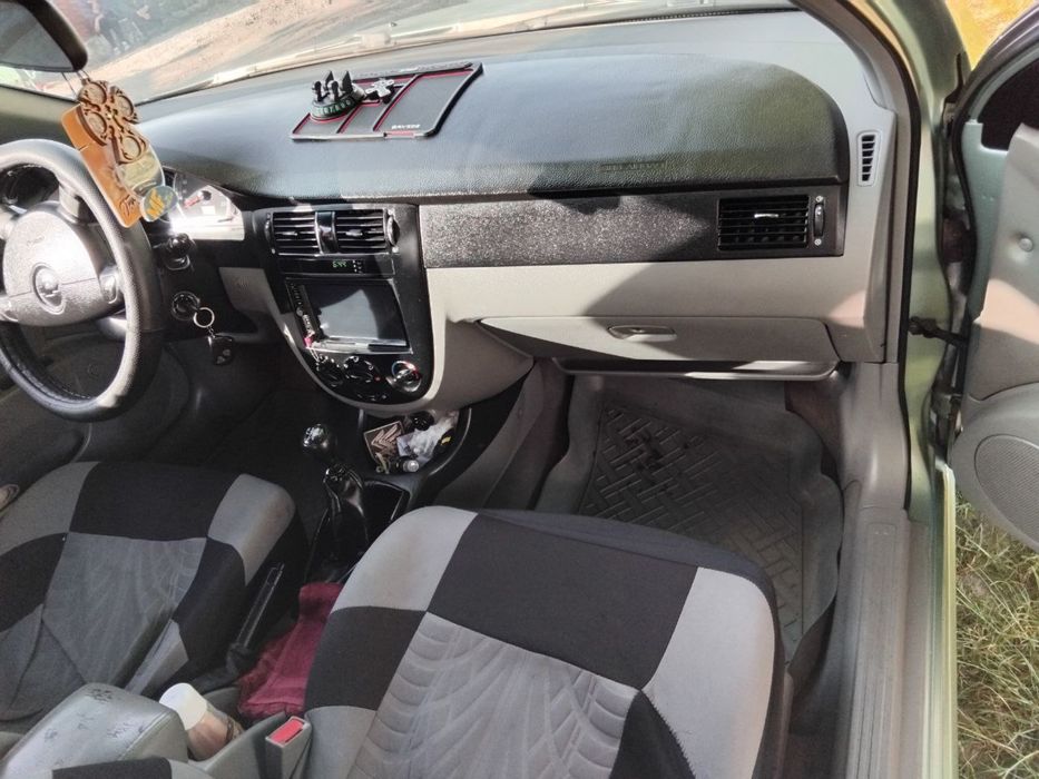 Продам шевроле лачеті