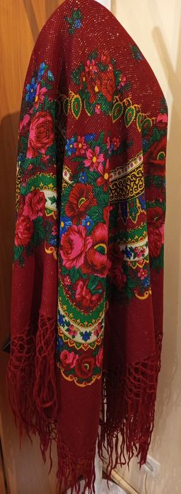 Продам великі шерстяні хустки з квітковим орнаментом