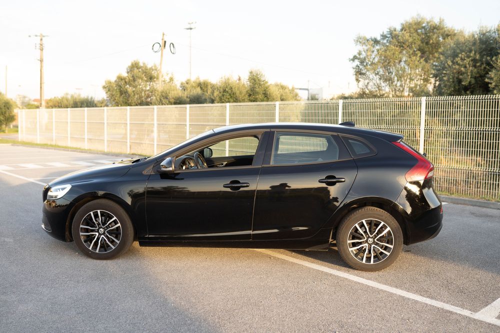 Volvo V40 D2 2017 ( 2.0cc 120 cv ) - FULL EXTRAS