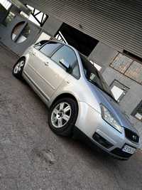 Ford C-Max chia