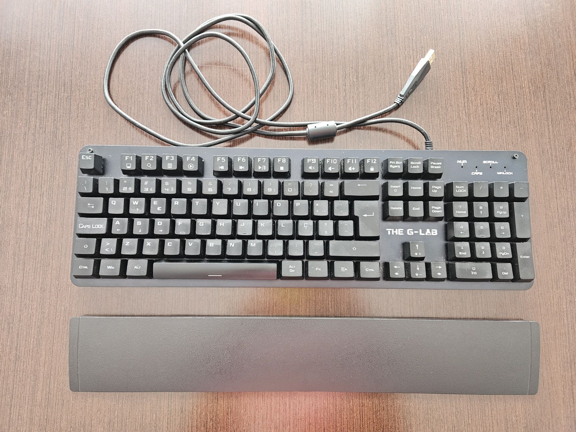Teclado mecânico retroiluminado