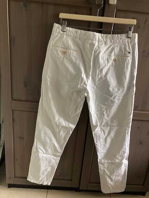 Białe spodnie Tommy Hilfiger