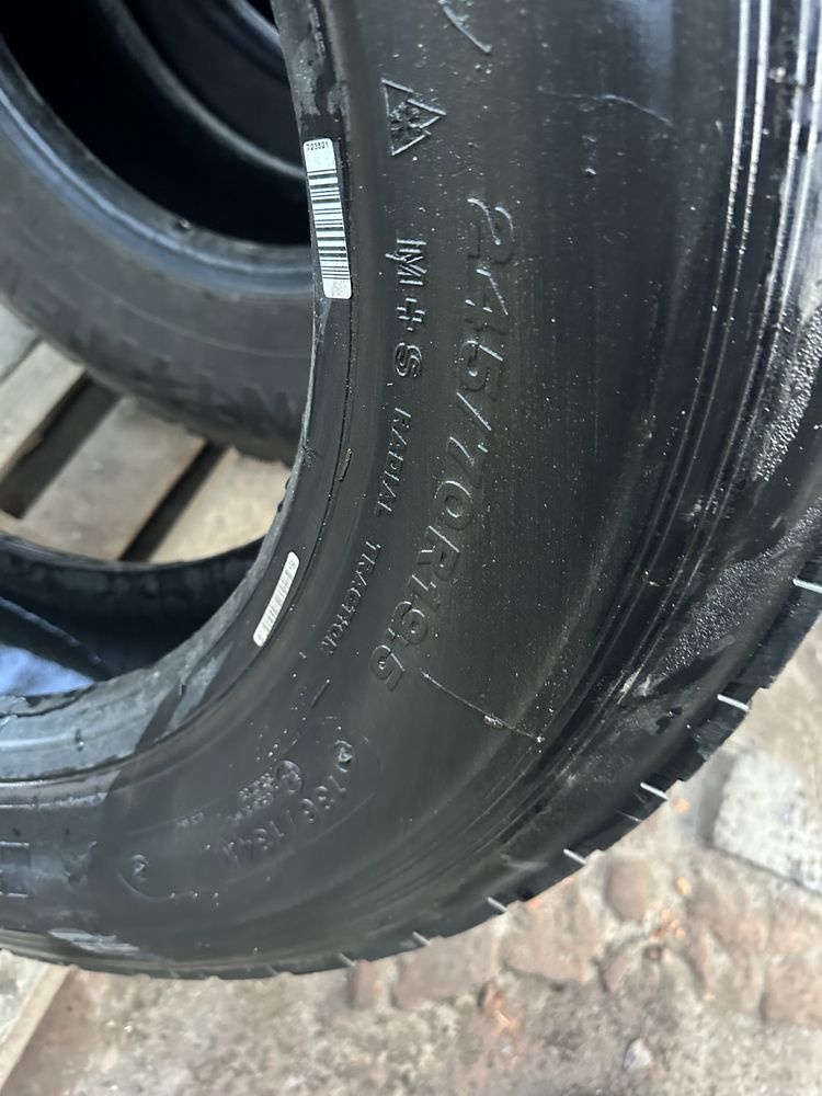 Шини нові одна 245/70 R19,5 Bridgestone , склад база