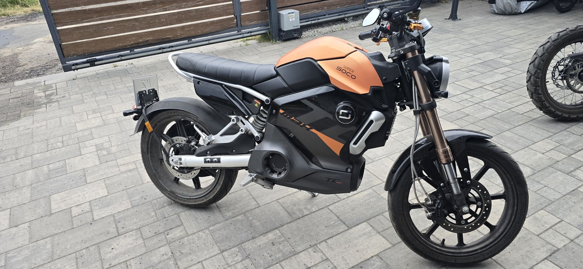 Super Soco TC Max dodatk, kaski 1 wlasciciel